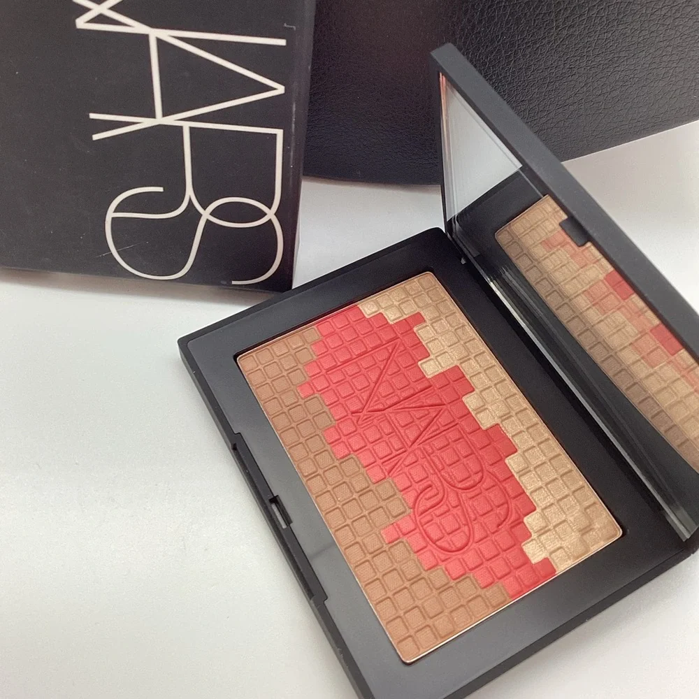 💕💕HOST PICK💕💕 NARS Mosaic Glow Blush In Fireclay - Brand New In Box